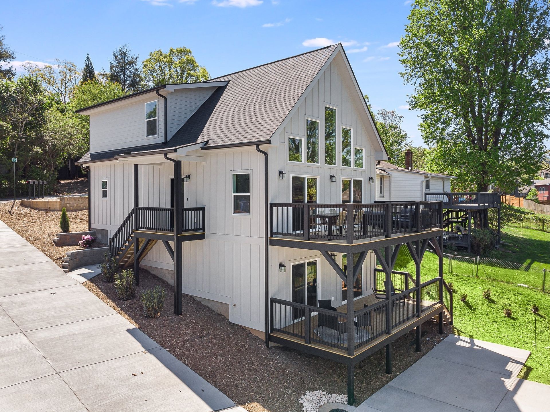 Fully furnished 5-bedroom home near Biltmore Village for extended stay in Asheville, NC